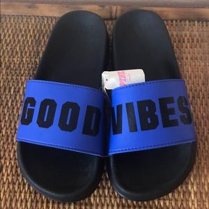 NWT PINK Good Vibes beach slides Blue